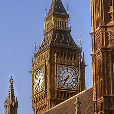 Big Ben et les chambres du Parlement à Londres.