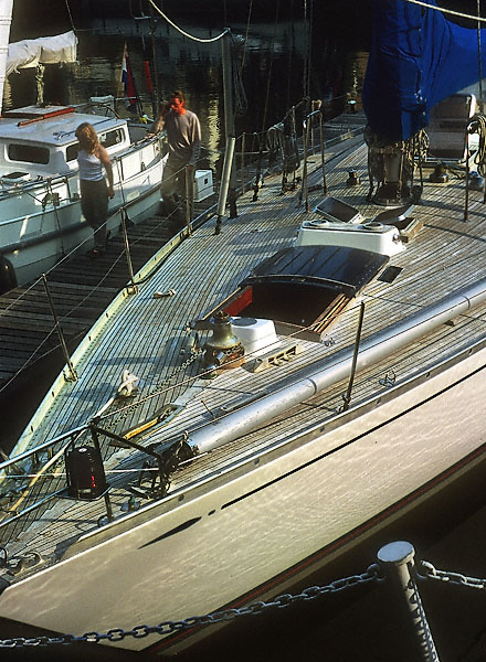 Un yacht au Saint Katherine’s Dock.