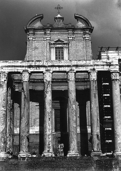 L’église de San Lorenzo in Miranda dans le Forum Romain.