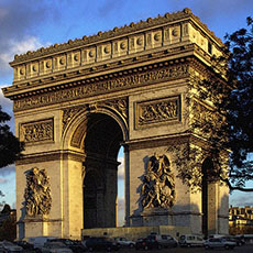 L’Arc de Triomphe seen from avenue Foch.