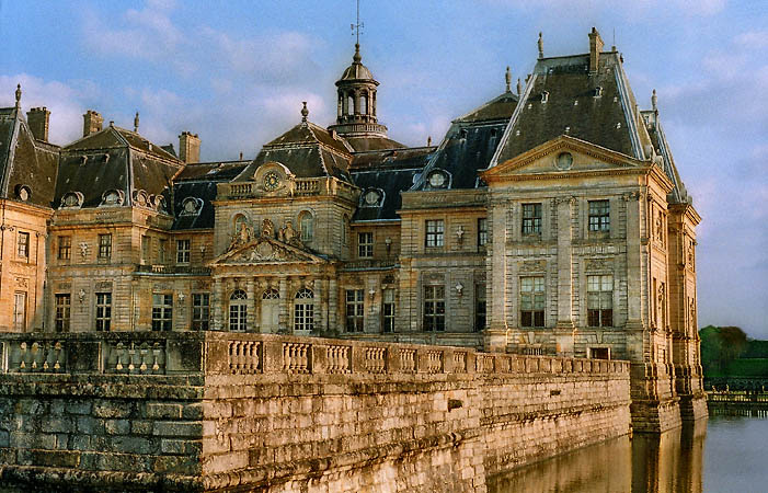 Le château de Vaux-le-Vicomte construit pour Nicolas Fouquet, le ministère des finances de Louis XIV.