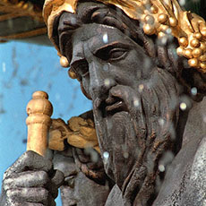 Une sculpture d’un Triton dans la fontaine des Mers.