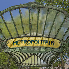 L’entrée de la station de métro Abbesses à Montmartre.