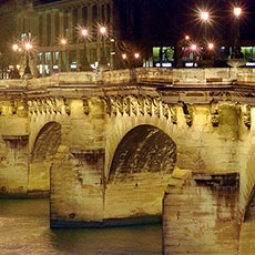 Pont Neuf seen from quai des Orfèvres at night.