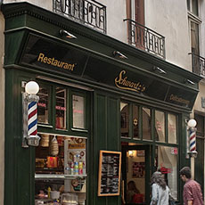Schwartz’s restaurant on rue des Écouffes.