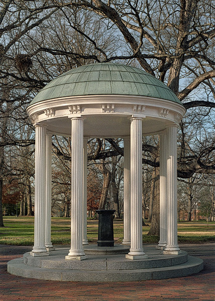 The Old Well, la fontaine sur le campus de l’Université de Caroline du Nord Chapel Hill.