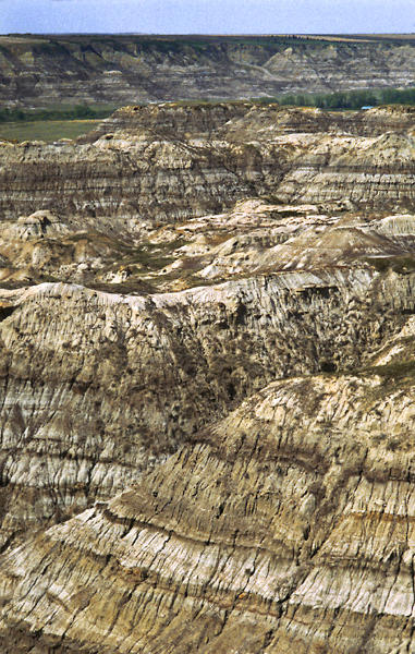Les badlands d’Alberta sont comme un livre ouvert dans lequel on peut lire l’histoire géologique de la région