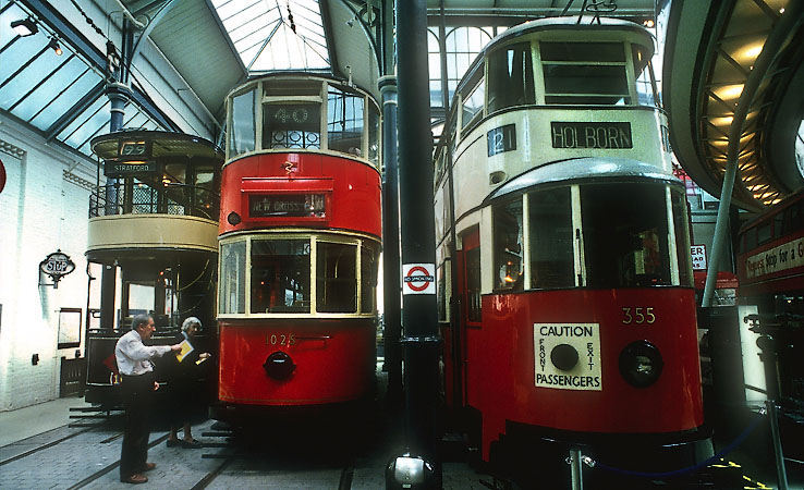 Des tramways au musée des Transports de Londres.
