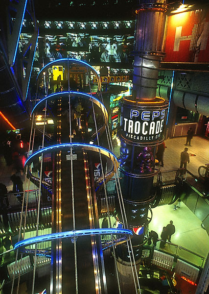 L’intérieur de Sega World à Piccadilly Circus, Londres.