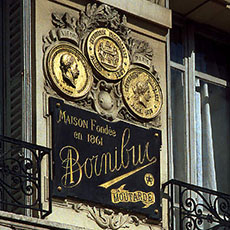 L’enseigne de la société de moutarde Bornibus sur le boulevard de la Villette.