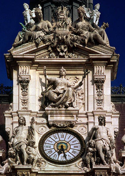 The clock at the top of Hôtel de Ville’s façade.