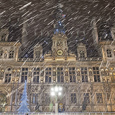 L’Hôtel de Ville dans une tempête de neige