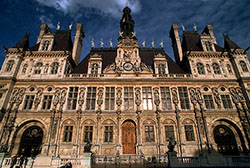 Hôtel de Ville’s central clock façade, Paris’ city hall
