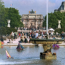 The fountain in the central basin in the Tuileries Gardens.