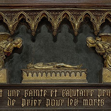 Des sculptures et une citation de la Bible dans une chapelle à l’intérieur de l’église Saint-Merry.
