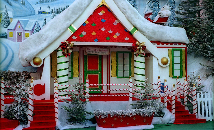 Le «Pays de merveilles» de Noël de L. Ron Hubbard sur le Hollywood Boulevard.