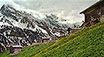 Des loges et des locaux de ferme sur les pentes de la montagne Jungfraujoch