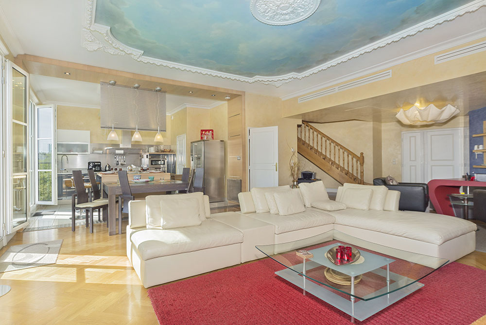 Un appartement sur le boulevard des Invalides dans le septième arrondissement de Paris.