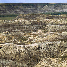 Les badlands d’Alberta sont comme un livre ouvert dans lequel on peut lire l’histoire géologique de la région