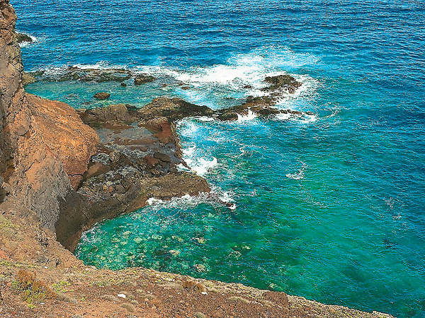 Gomera’ coastline is characterized by cliffs such as these, the island has very few beaches.